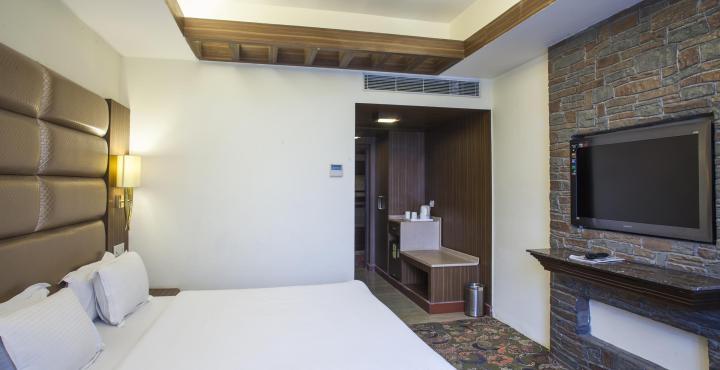 Radisson Srinagar Hotel Екстериор снимка