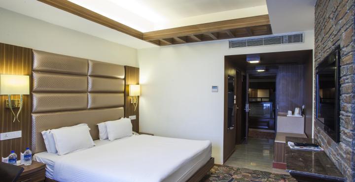 Radisson Srinagar Hotel Екстериор снимка