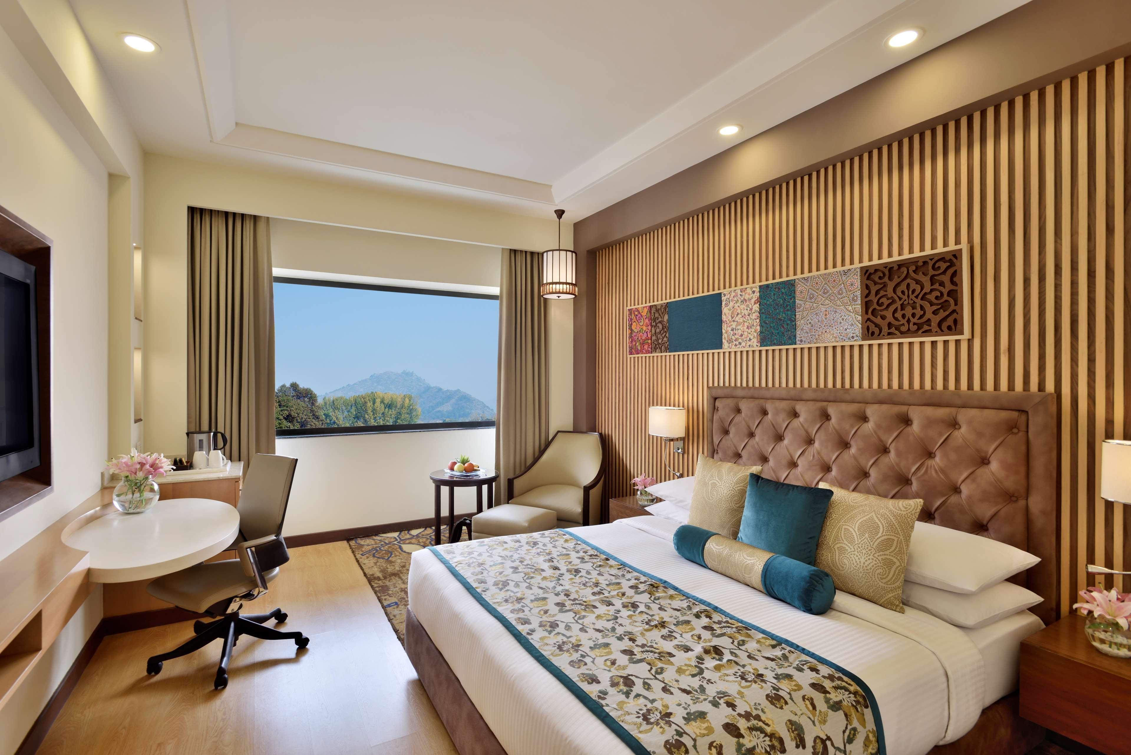 Radisson Srinagar Hotel Екстериор снимка