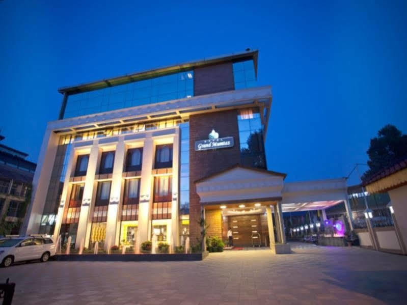 Radisson Srinagar Hotel Екстериор снимка