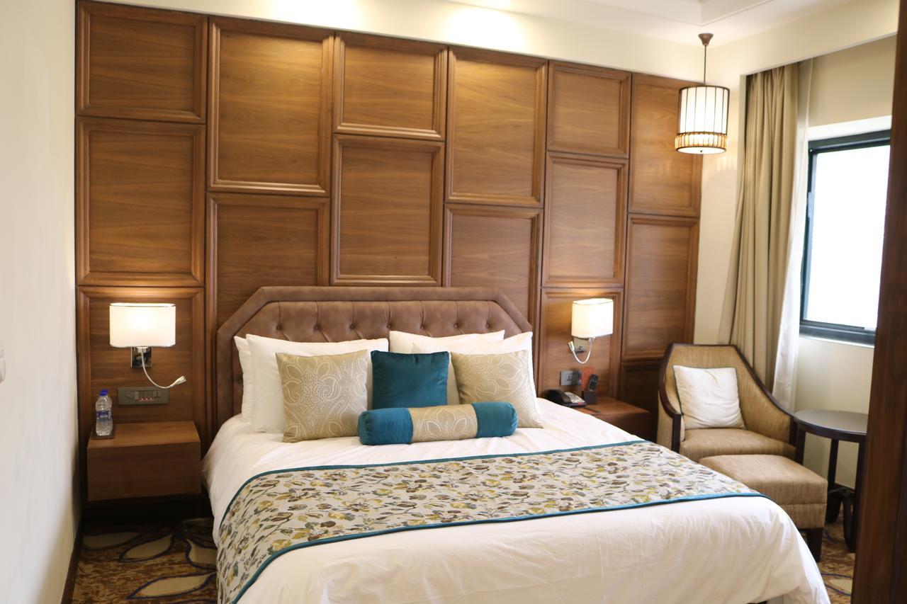 Radisson Srinagar Hotel Екстериор снимка