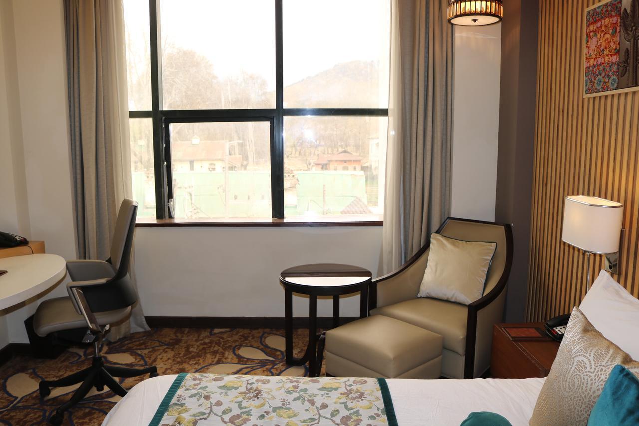 Radisson Srinagar Hotel Екстериор снимка