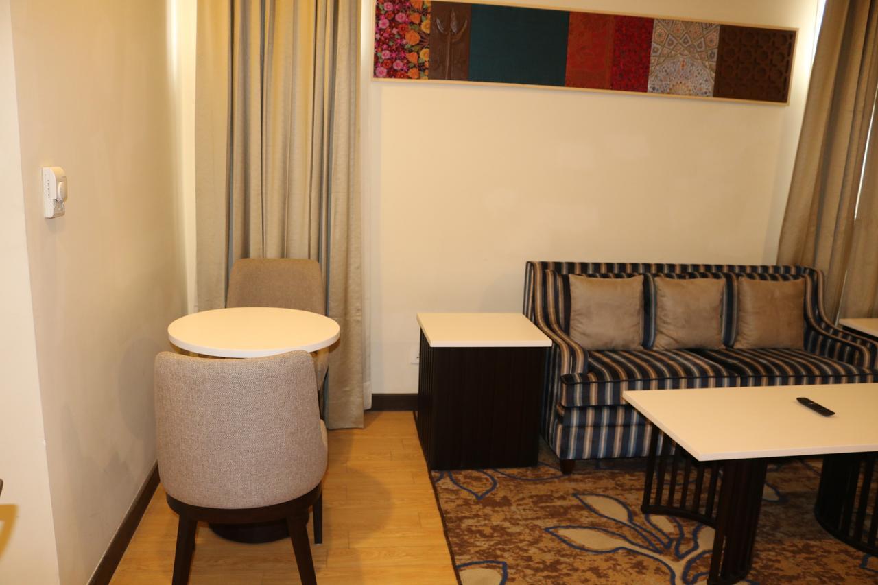 Radisson Srinagar Hotel Екстериор снимка