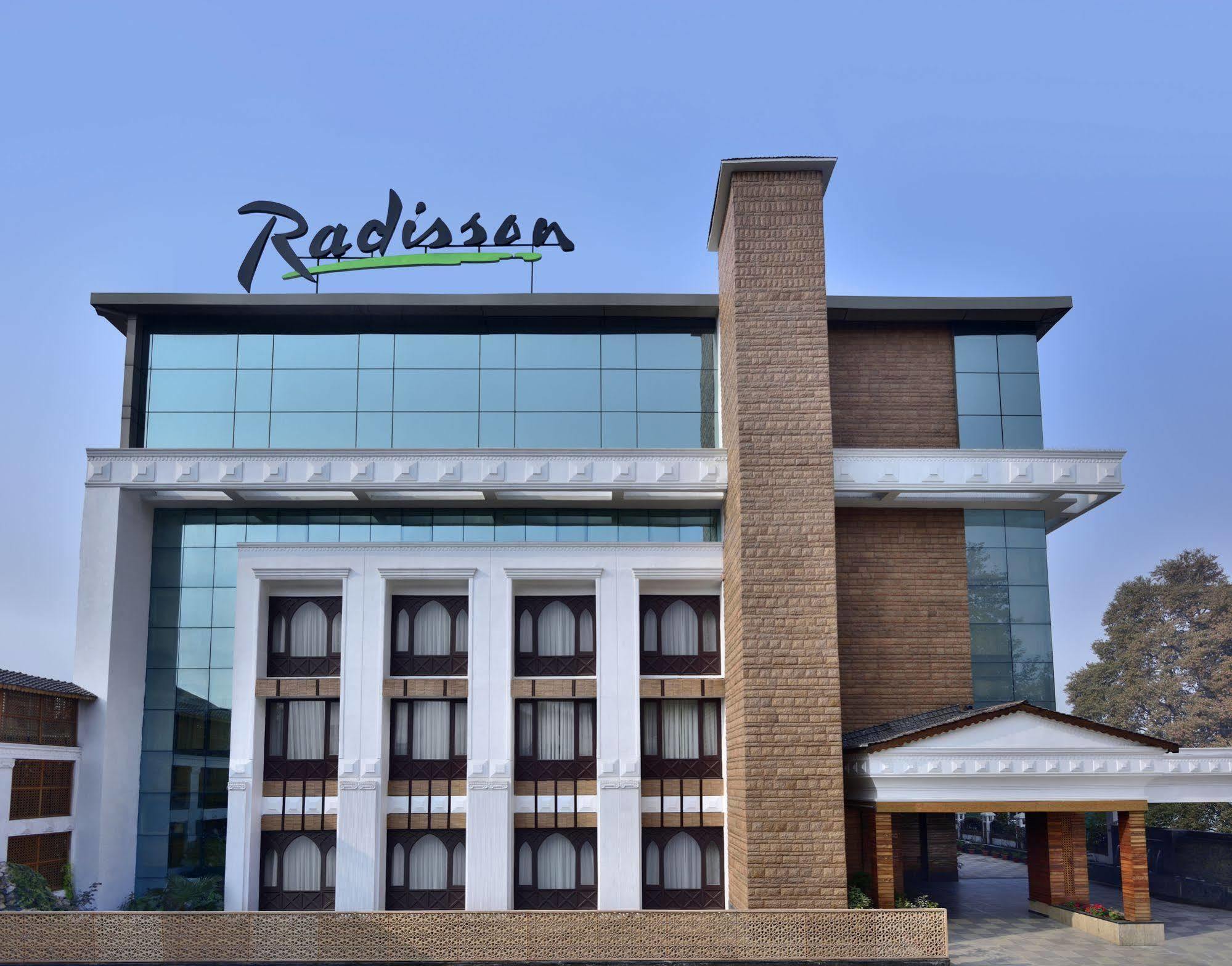 Radisson Srinagar Hotel Екстериор снимка